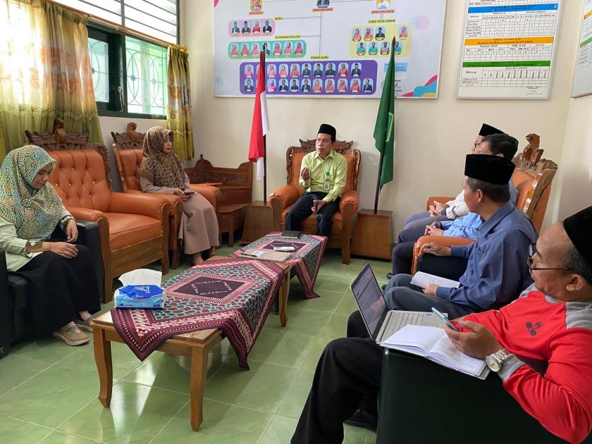 Kepala MTs N 3 Sleman Ajak Guru, Siswa, dan Wali Siswa Bersinergi Dukung Prestasi Madrasah