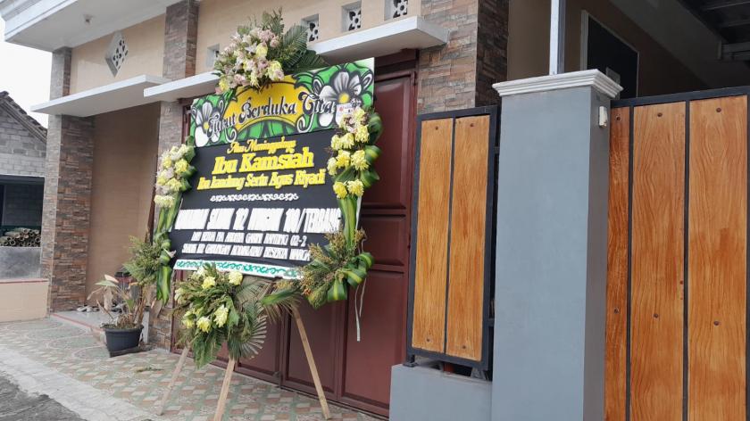 Pupuk Empati dan Kepedulian, MTs N 3 Sleman Bakti Sosial Takziah ke Keluarga Murid yang Sedang Berduka