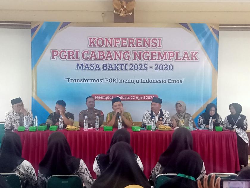 Guru MTs Negeri 3 Sleman Hadiri Konferensi PGRI Cabang Ngemplak