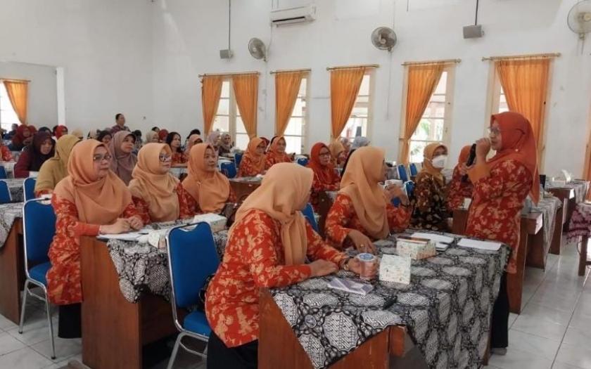 MTs Negeri 3 Sleman Utus Guru Hadiri Pertemuan Rutin Dharma Wanita Persatuan (DWP) Kemenag Sleman