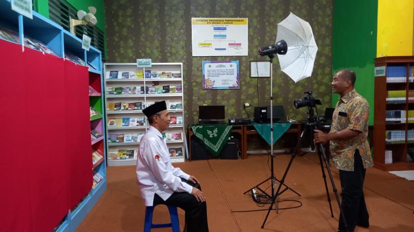 Cetak Kartu Pelajar, MTs Negeri 3 Sleman Adakan Pengambilan Gambar