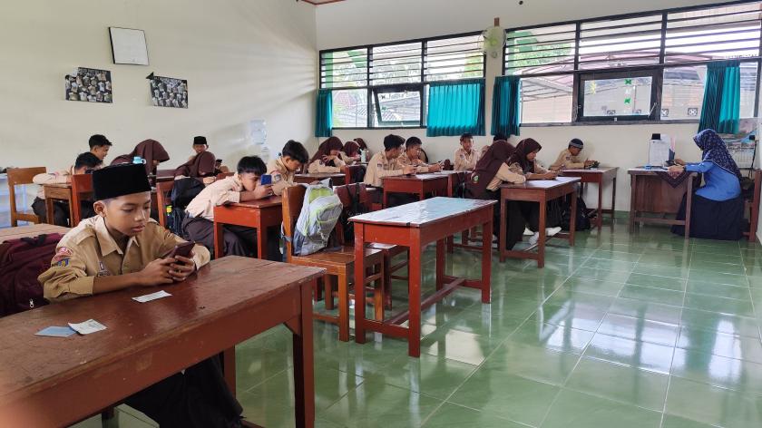 Hari Kelima ALN, Siswa dan Guru MTs Negeri 3 Sleman Kerjakan Literasi Budaya