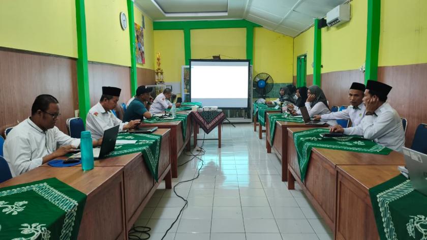 Sambut Penilaian Adiwiyata, MTsN 3 Sleman Gelar Rapat Persiapan dan Gariskan Target Pemenuhan Dokumen