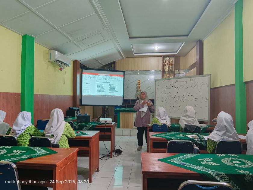 Kerja Sama MTsN 3 Sleman - UNY, Bimbingan IPS Lanjutan Pertemuan Pertama Gali Materi Sejarah