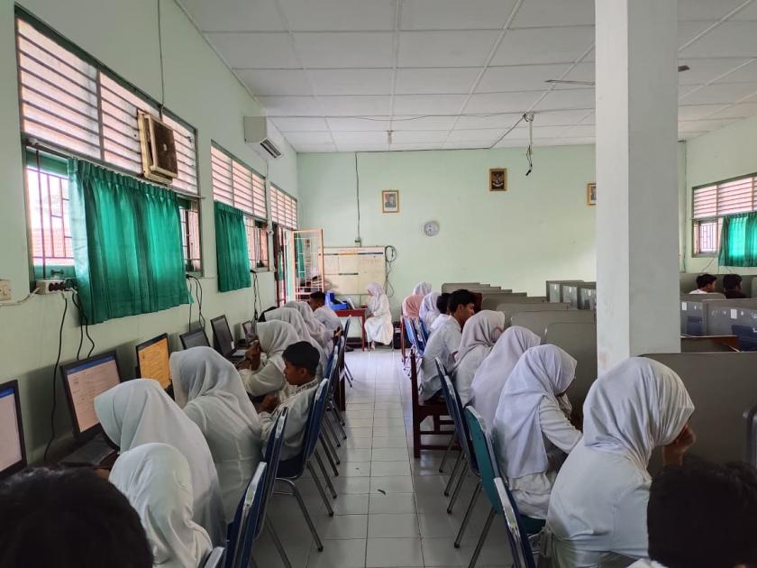 Siswa MTs Negeri 3 Sleman Antusias Ikuti Ujian Bahasa Inggris PP TKA/TKAD Hari Ketiga