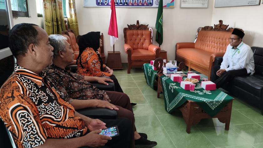 Kapanewon Ngemplak Lakukan Monev TKA di MTsN 3 Sleman, Pelaksanaan Berjalan Lancar