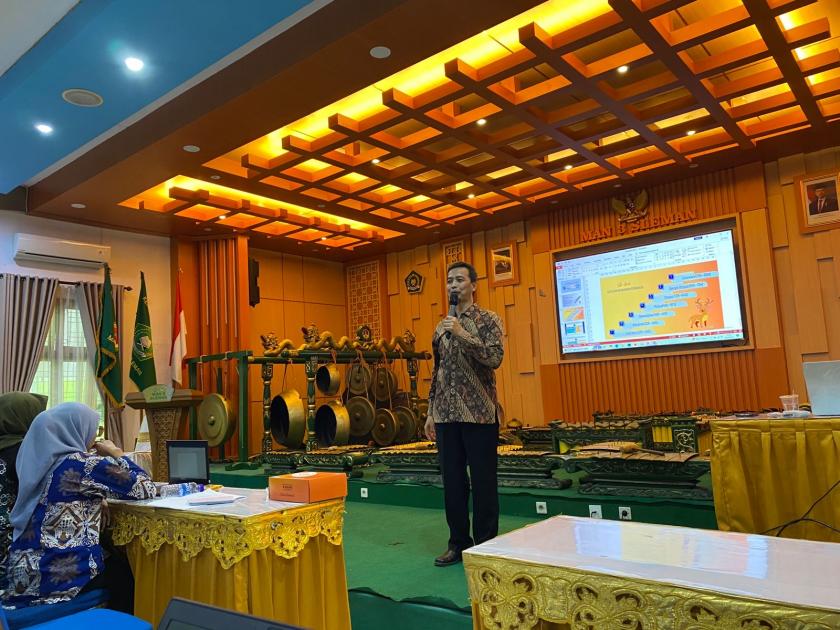 Perdalam Kemahiran Berbahasa, Guru MTs Negeri 3 Sleman Ikuti Diklat