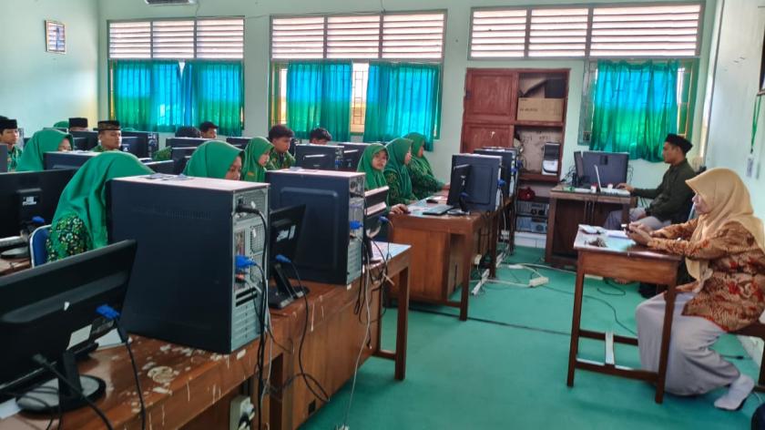 Asesmen Madrasah (AM) MTsN 3 Sleman Hari Keempat Berjalan Sukses