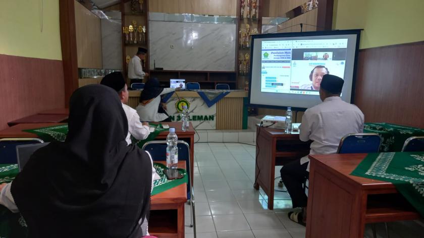 Tim Zona Integritas MTsN 3 Sleman Ikuti Zoom Koordinasi Penataan Manajemen SDM bersama Kanwil Kemenag DIY