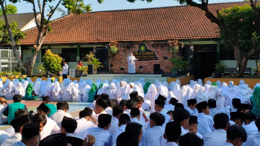 Birrul Walidain! Materi Gladi Pidato Bahasa Arab Laila IX B MTsN 3 Sleman Menuai Pujian