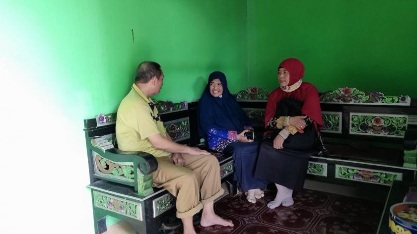 Bakti Sosial Membesuk Rekan Kerja, Wujud Kepedulian dan Solidaritas MTs N 3 Sleman