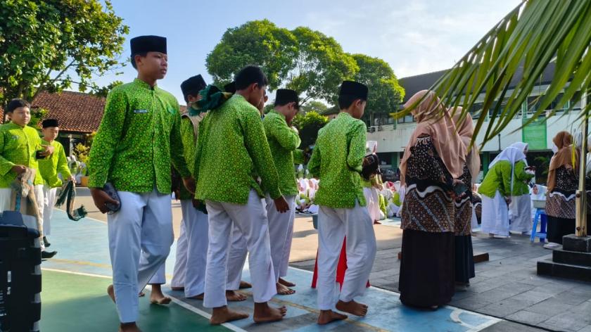 Hari ke-12 Infak MTs Negeri 3 Sleman, Semangat Berbagi Kian Menguat