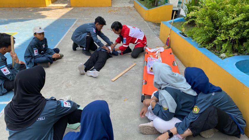 Siswa MTs Negeri 3 Sleman Antusias Ikuti Praktik Pertolongan Pertama pada Patah Tulang